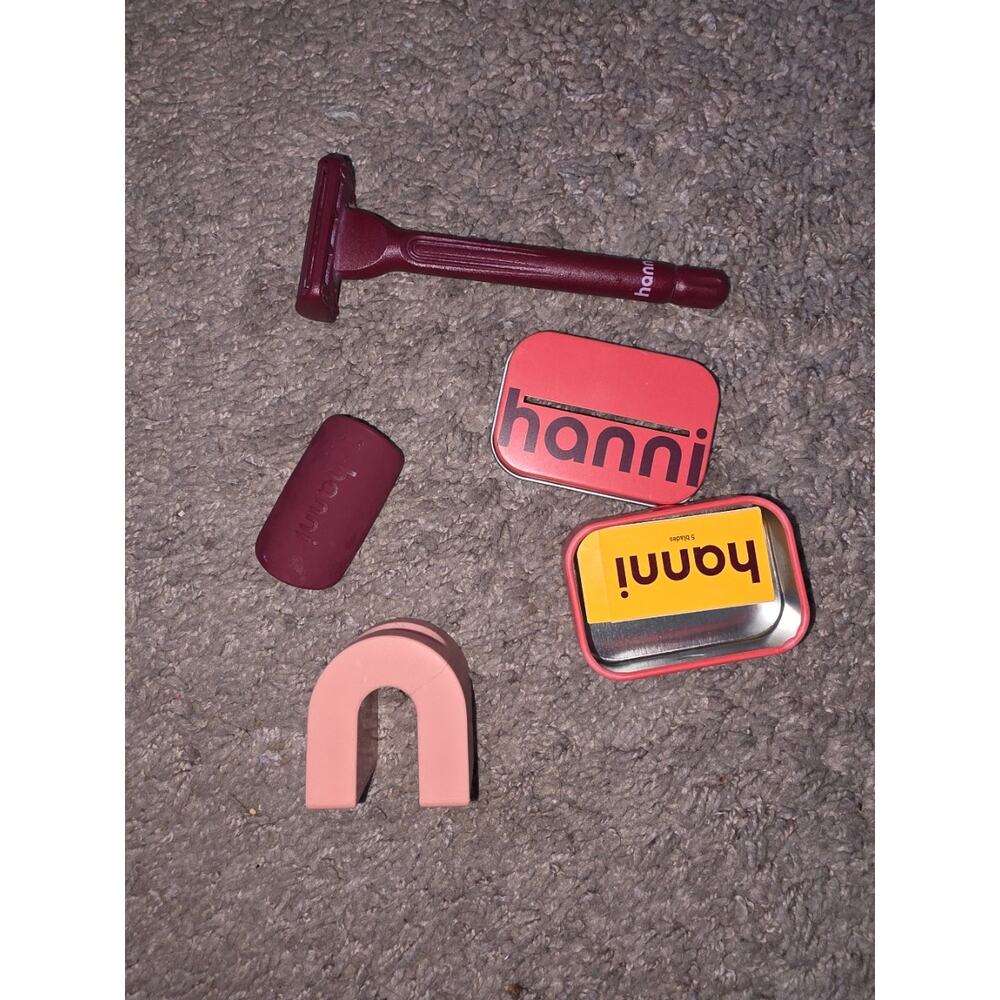 Hanni Burgundy Shave Set